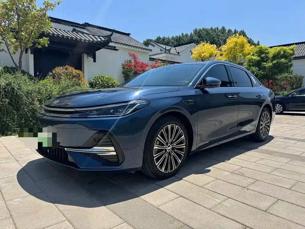 Geely Galaxy A7 — фото 1