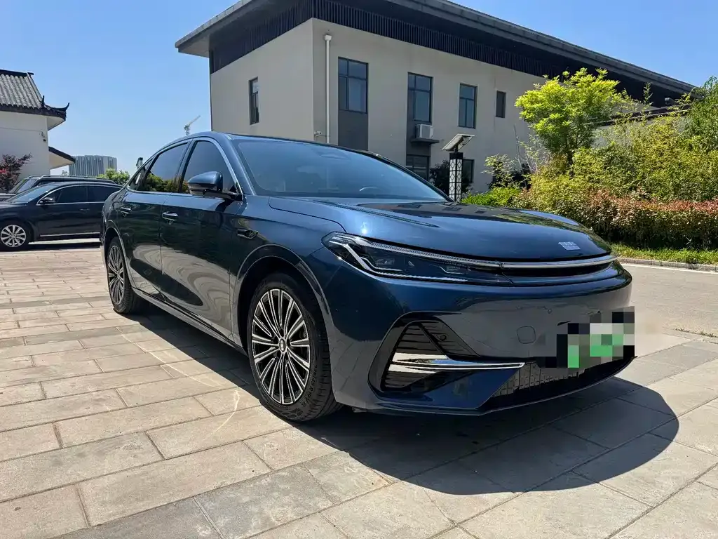 Geely Galaxy A7 — фото 5