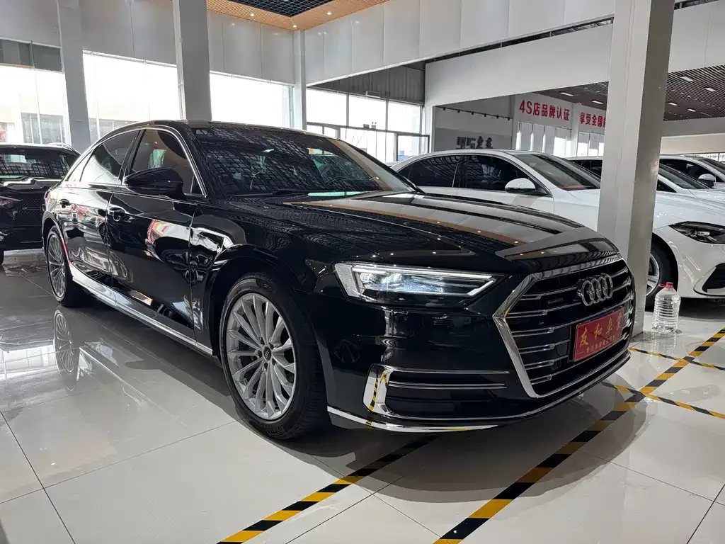 Audi A8 — фото 4