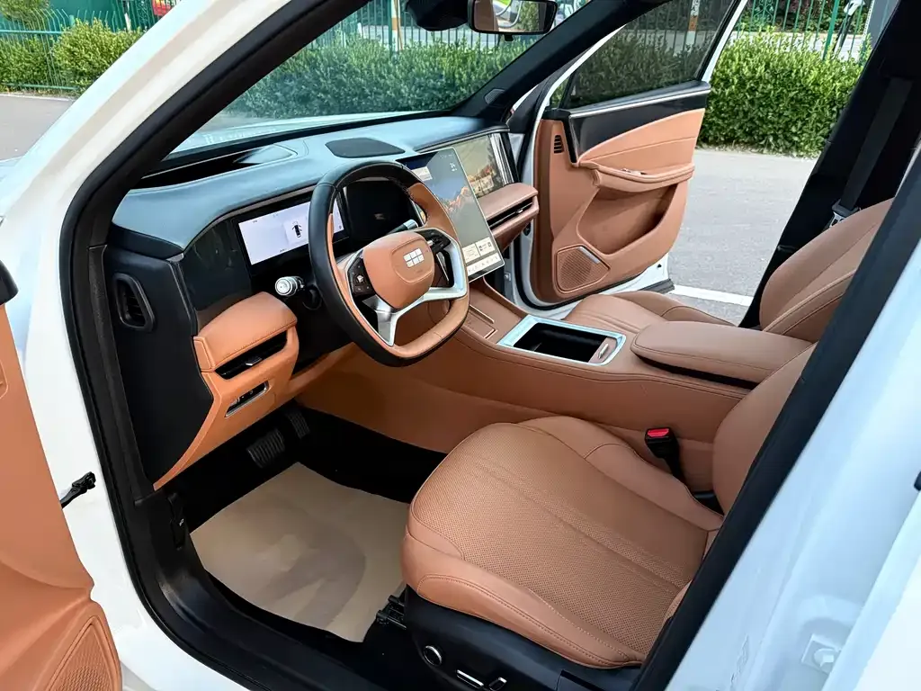 Geely Galaxy L7 — фото 8