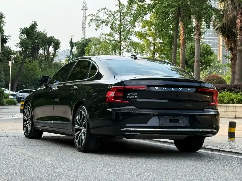 Volvo S90 2024 из CN, фото 4