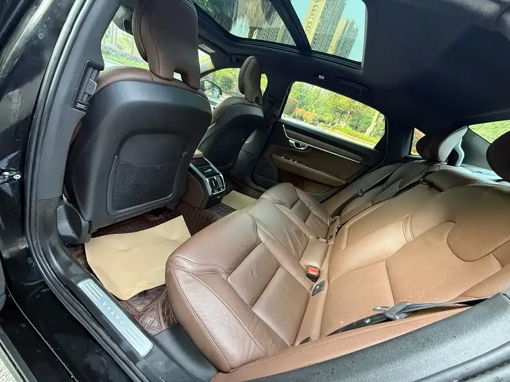 Volvo S90 2024 из CN, фото 2