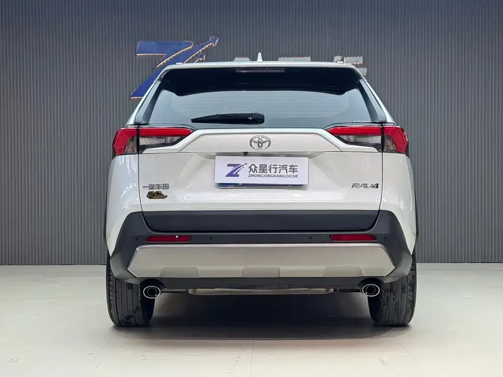 Toyota RAV4 — фото 2