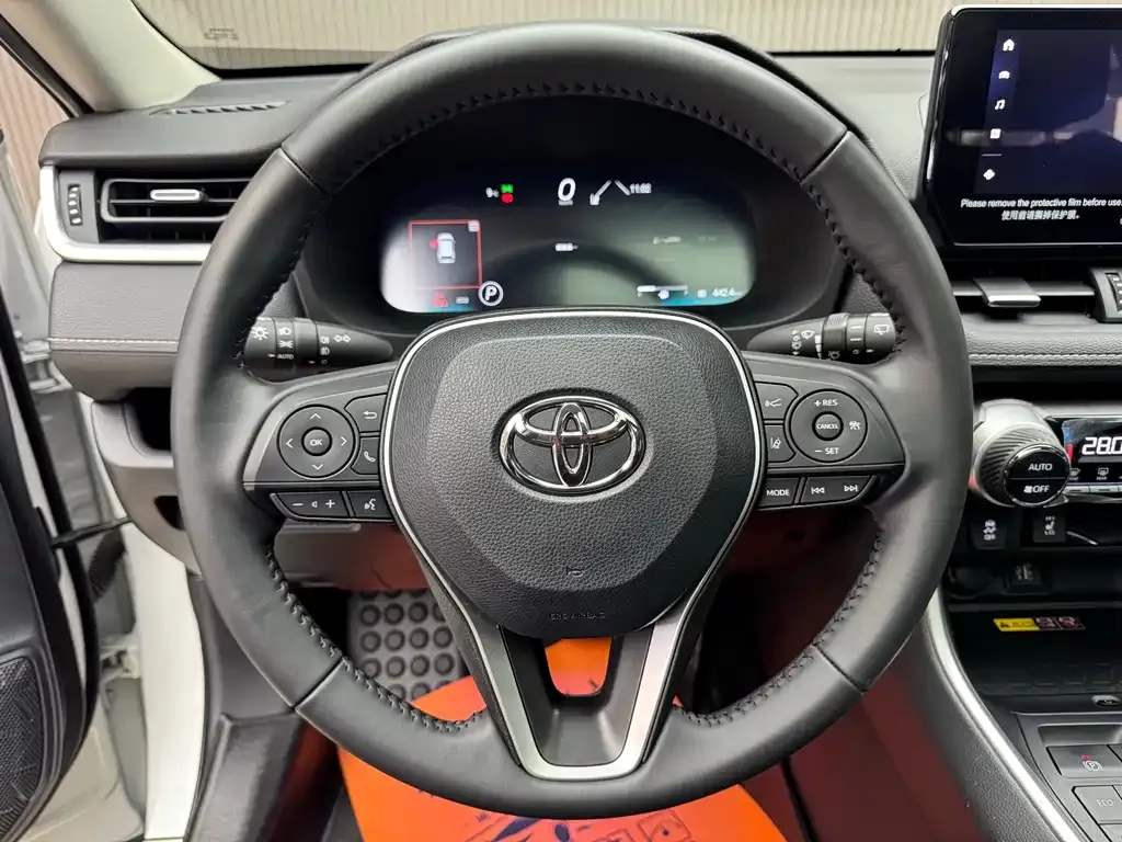 Toyota RAV4 — фото 5