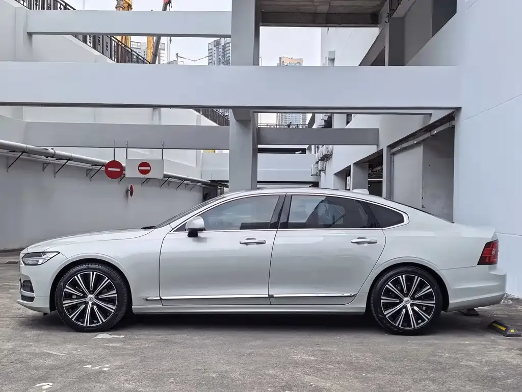 Volvo S90 — фото 9