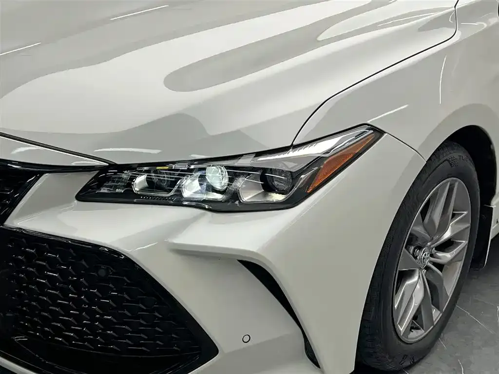 Toyota Avalon — фото 10