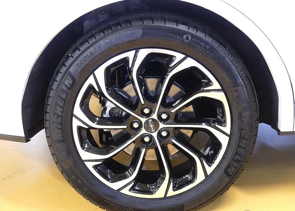 Lincoln Nautilus — фото 9