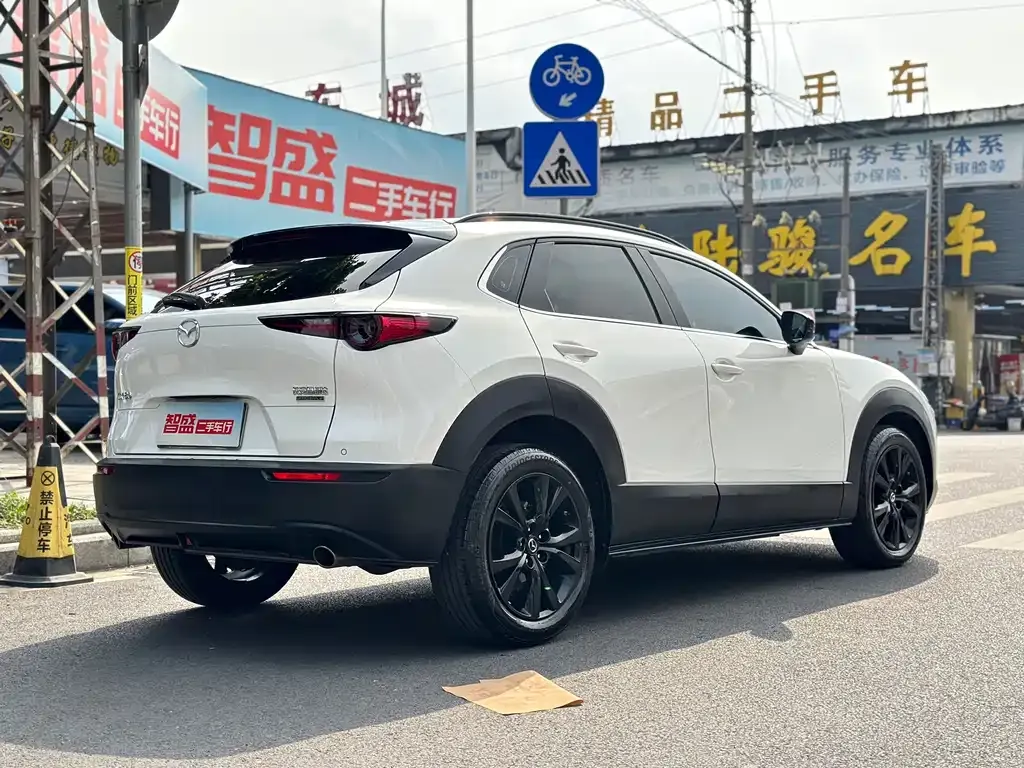 Mazda CX-30 — фото 10