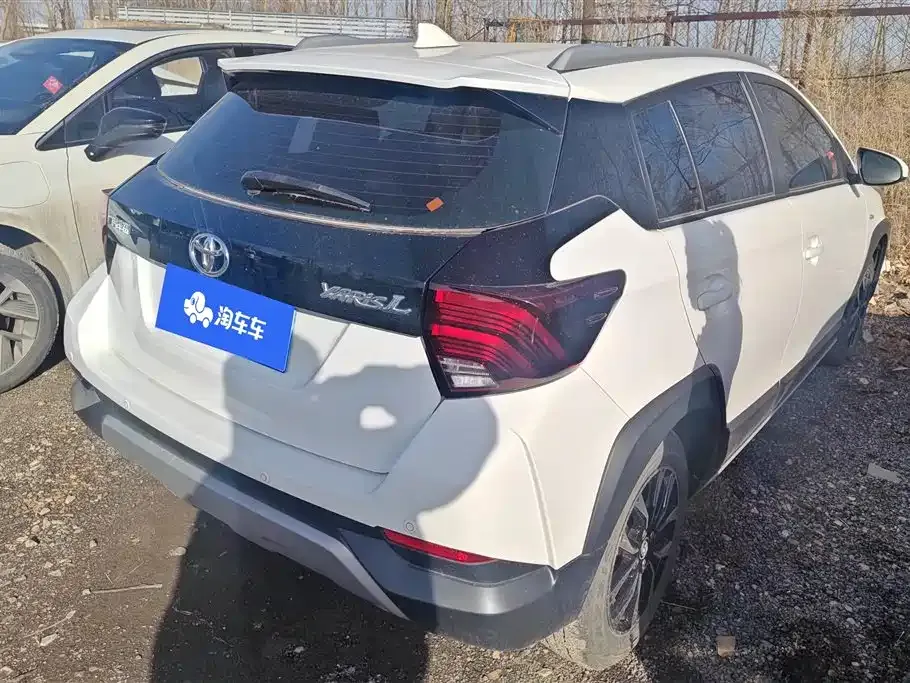 Toyota Yaris L — фото 2