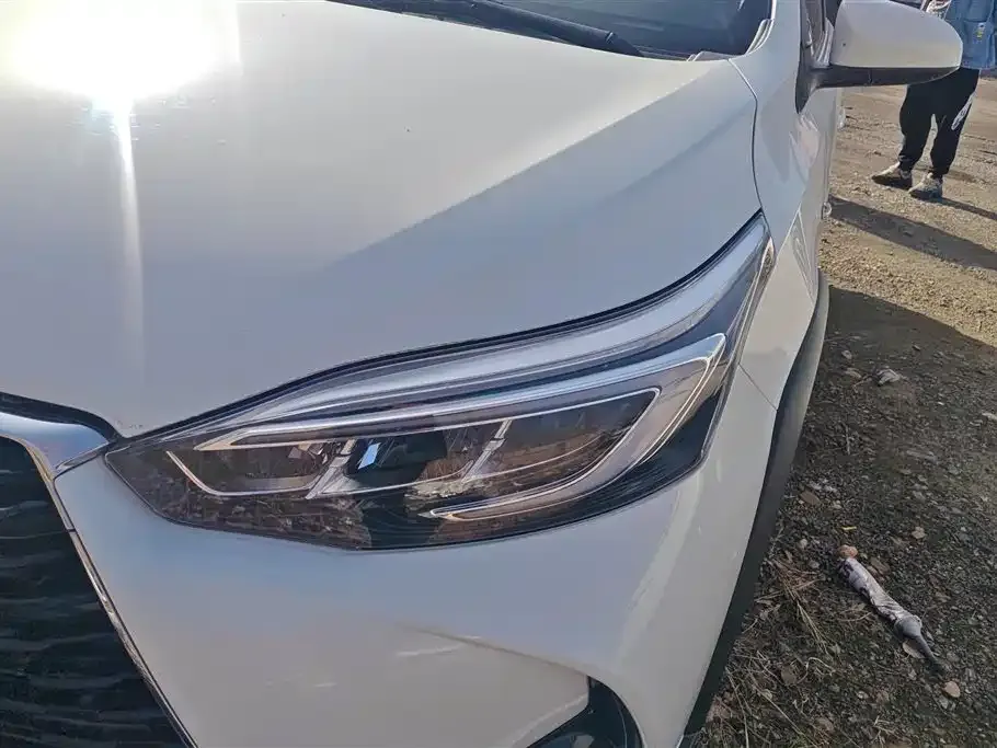Toyota Yaris L — фото 10