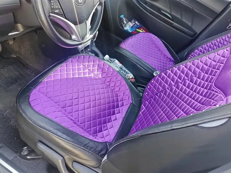 Toyota Yaris L — фото 9
