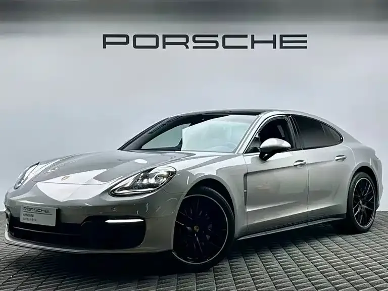 Porsche Panamera — фото 1