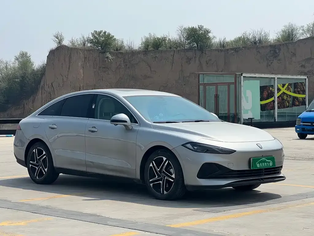 Roewe D7 — фото 4