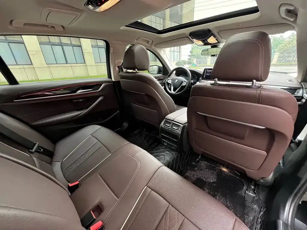 BMW 5 Series 2021 из CN, фото 2