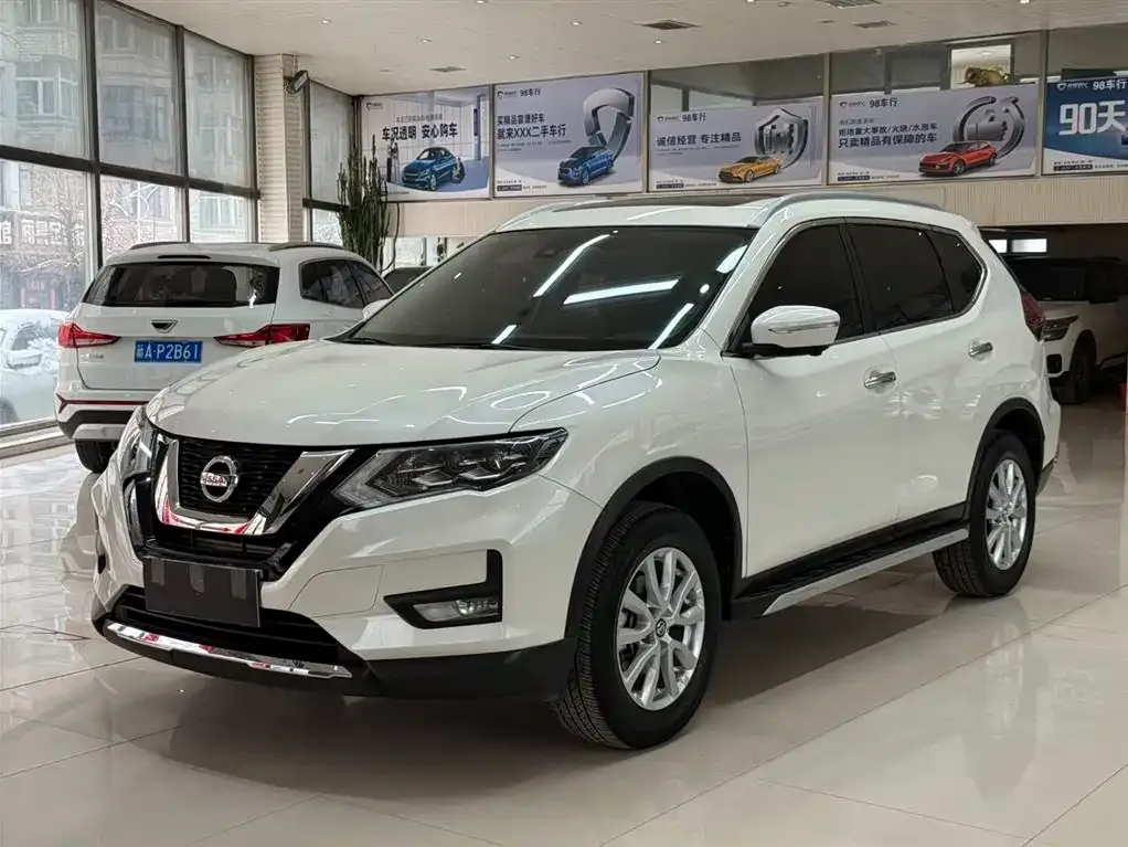 Nissan X-Trail — фото 1
