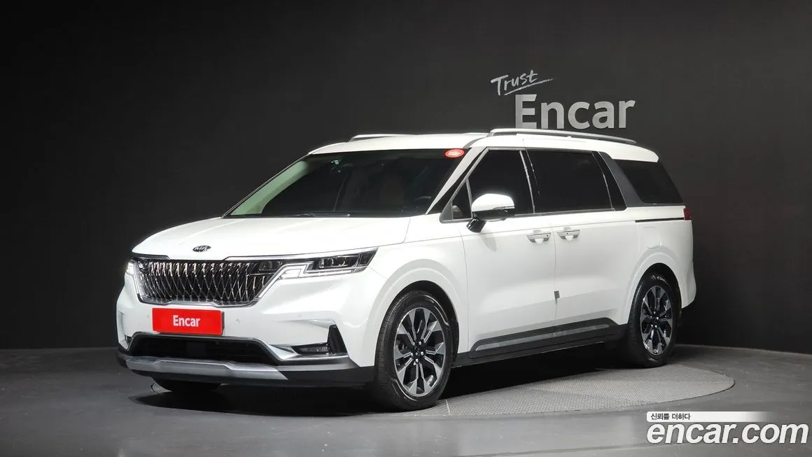 Kia Carnival — фото 1