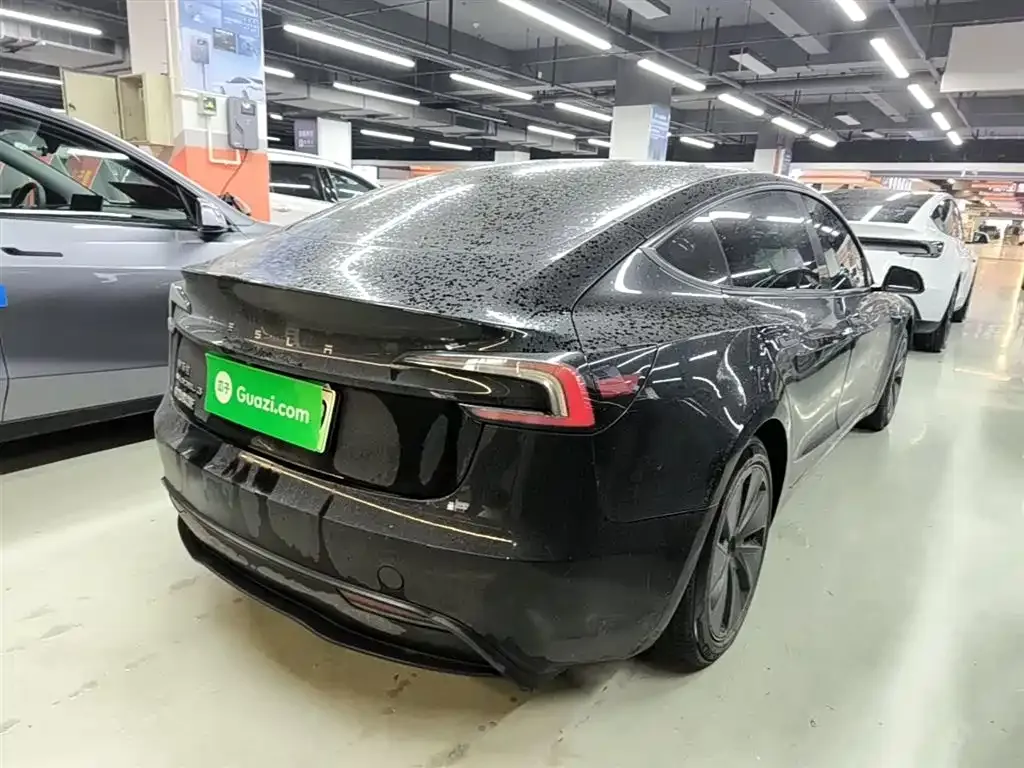 Tesla Model 3 — фото 8