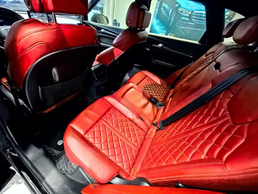 Audi SQ5 2023 из CN, фото 2