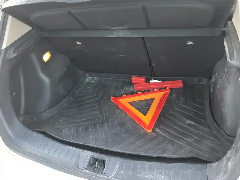Nissan Tiida 2023 из CN, фото 6