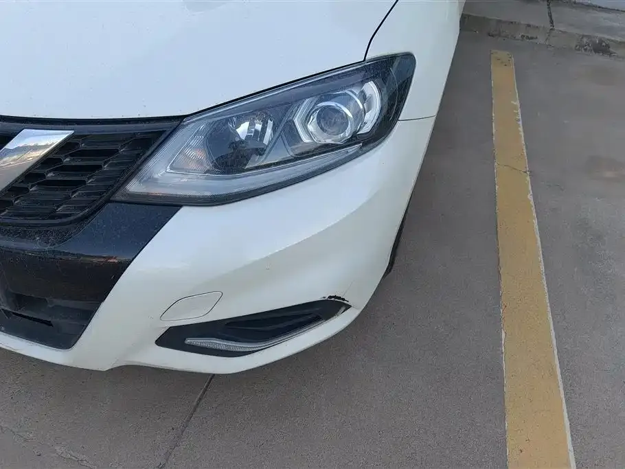 Nissan Tiida 2023 из CN, фото 3
