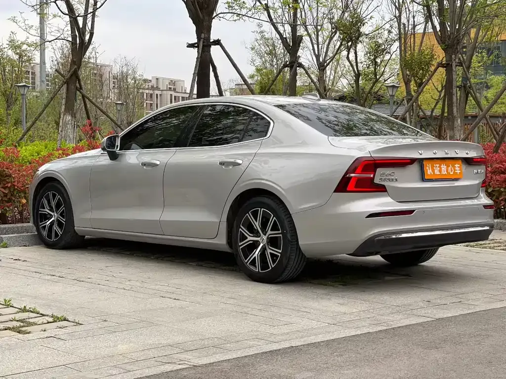 Volvo S60 2023 из CN, фото 8