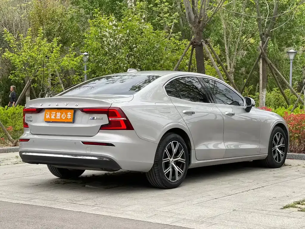 Volvo S60 2023 из CN, фото 9