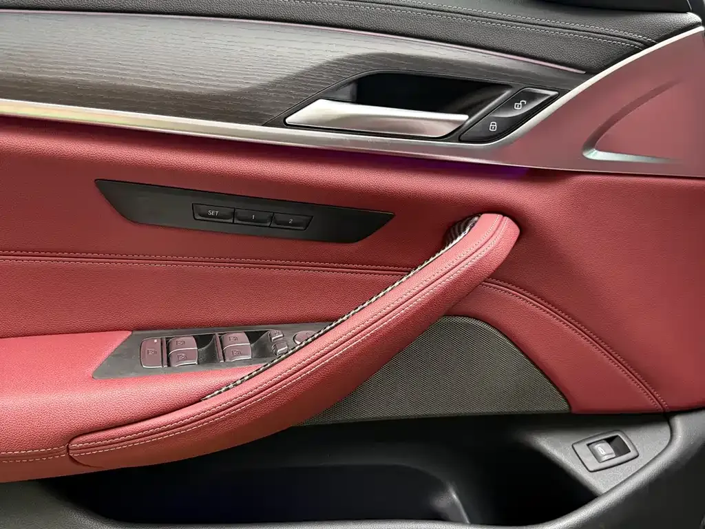 BMW 5 Series — фото 6