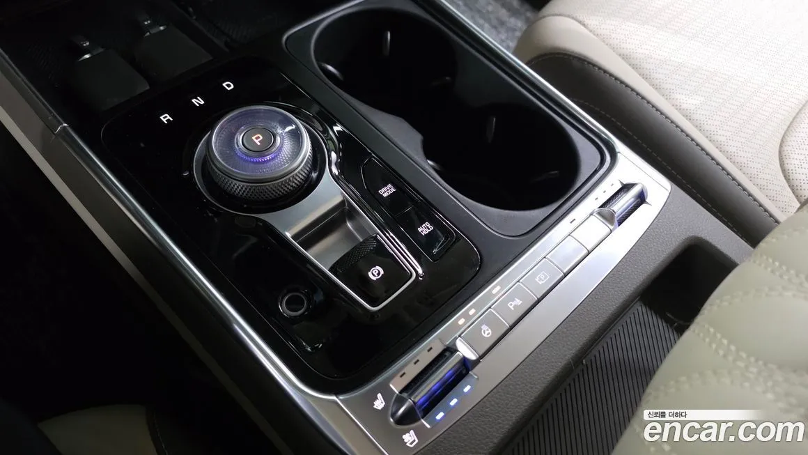 Kia Carnival — фото 10