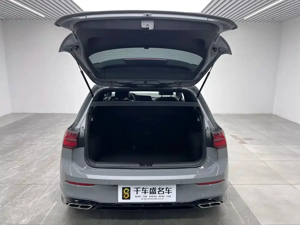 Volkswagen Golf 2024 из CN, фото 7