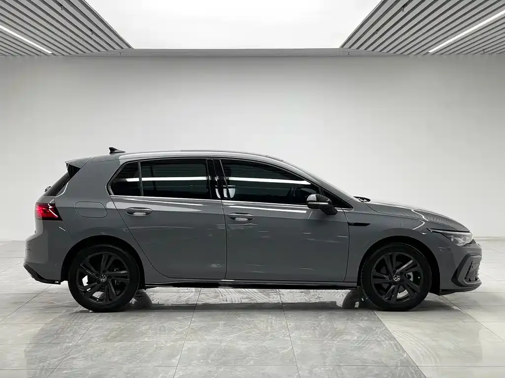 Volkswagen Golf 2024 из CN, фото 4