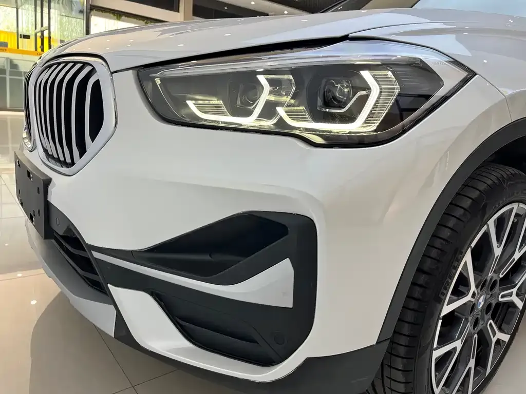 BMW X1 — фото 7