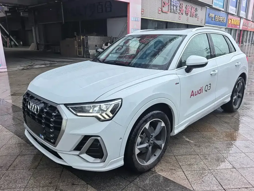 Audi Q3 — фото 1