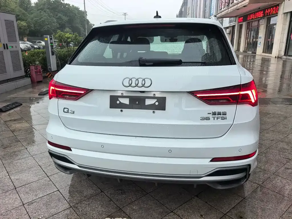 Audi Q3 — фото 8