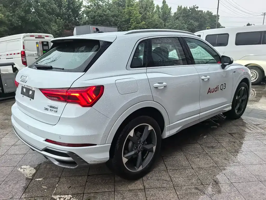 Audi Q3 — фото 6