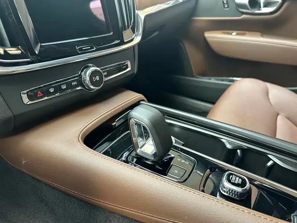 Volvo S90 — фото 8