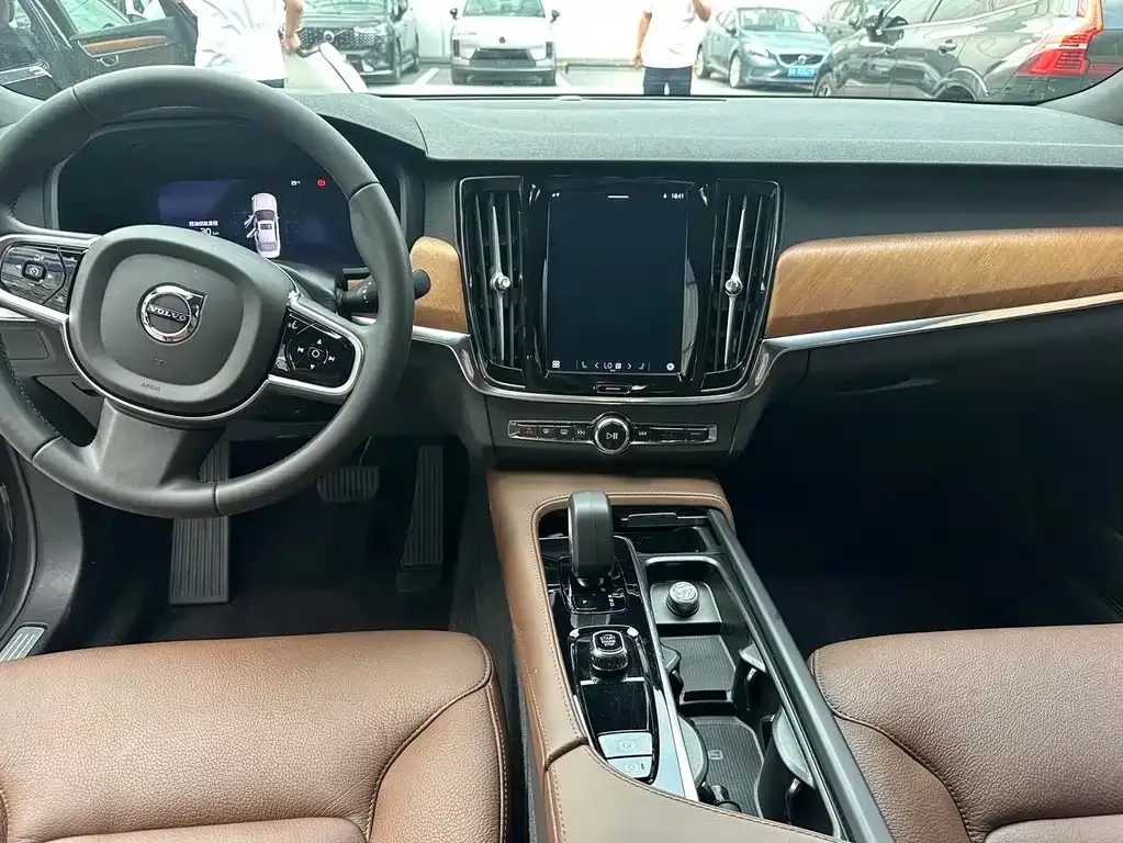 Volvo S90 — фото 9