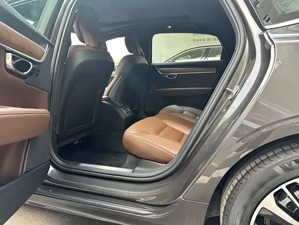 Volvo S90 — фото 3