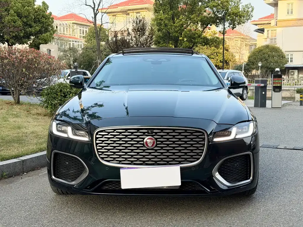 Jaguar XFL — фото 10