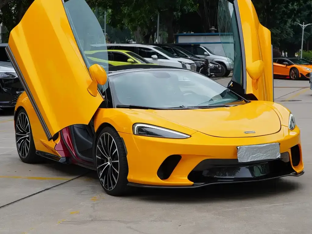 McLaren GT