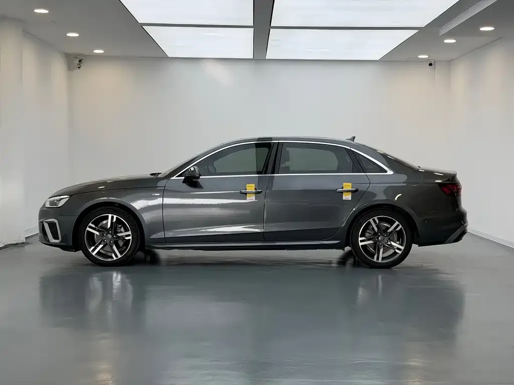 Audi A4L — фото 5