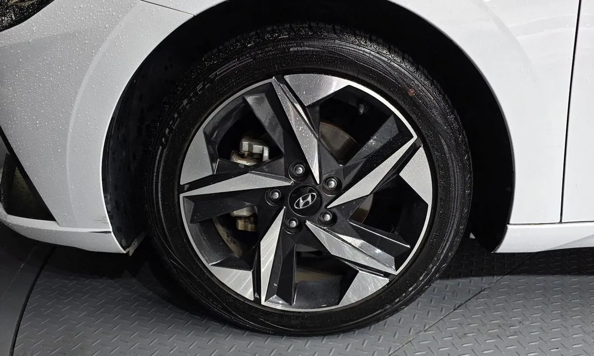 Hyundai AVANTE — фото 8
