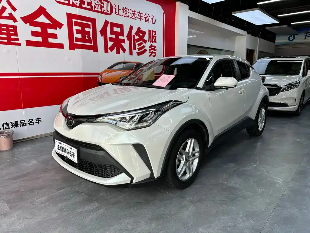Toyota C-HR — фото 1