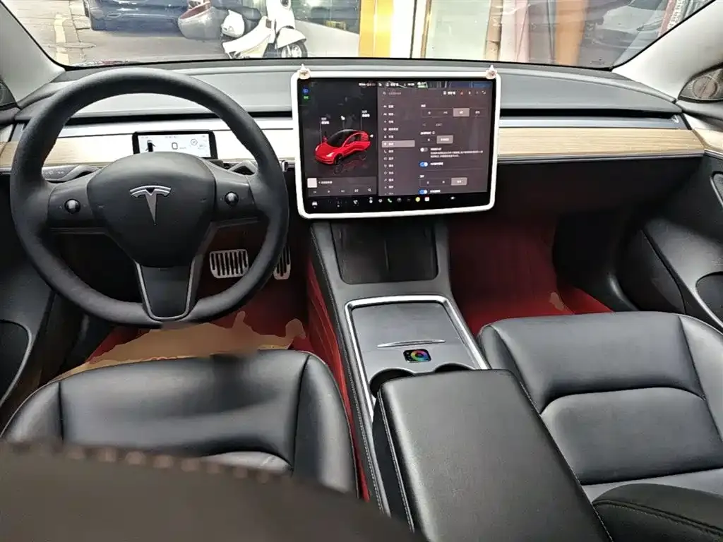 Tesla Model 3 — фото 5