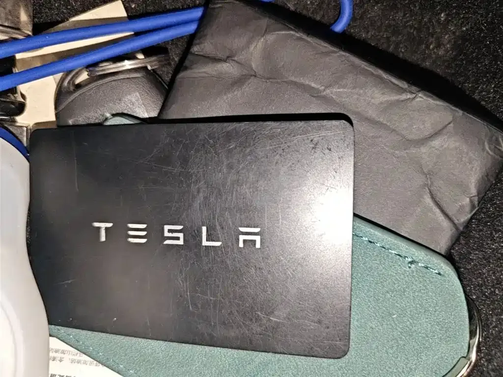 Tesla Model 3 — фото 6