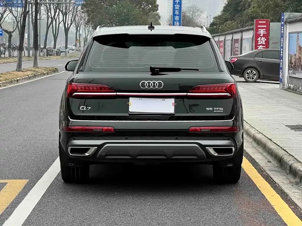 Audi Q7 — фото 8