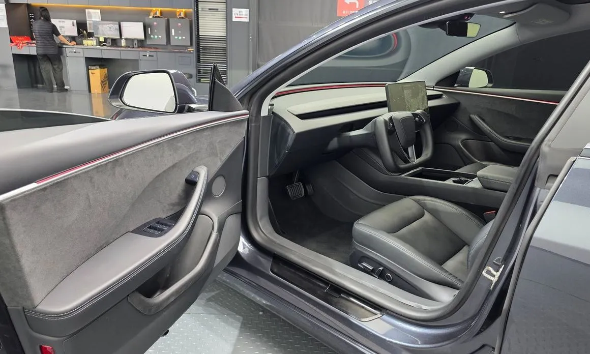 Tesla Model 3 2024 из KR, фото 10