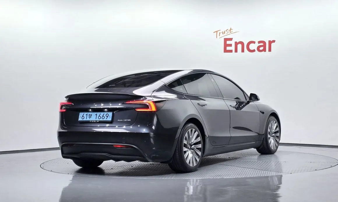 Tesla Model 3 2024 из KR, фото 3