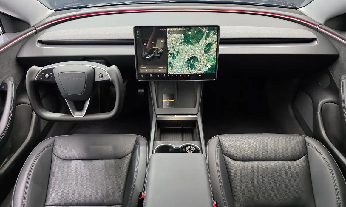 Tesla Model 3 2024 из KR, фото 7