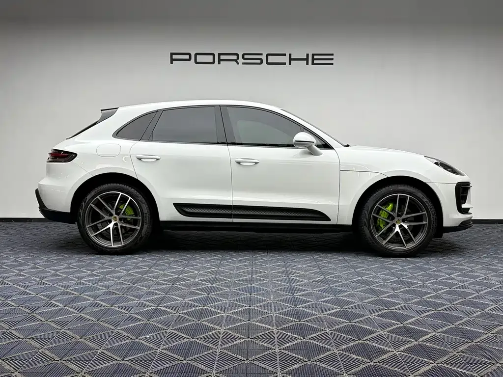 Porsche Macan — фото 7