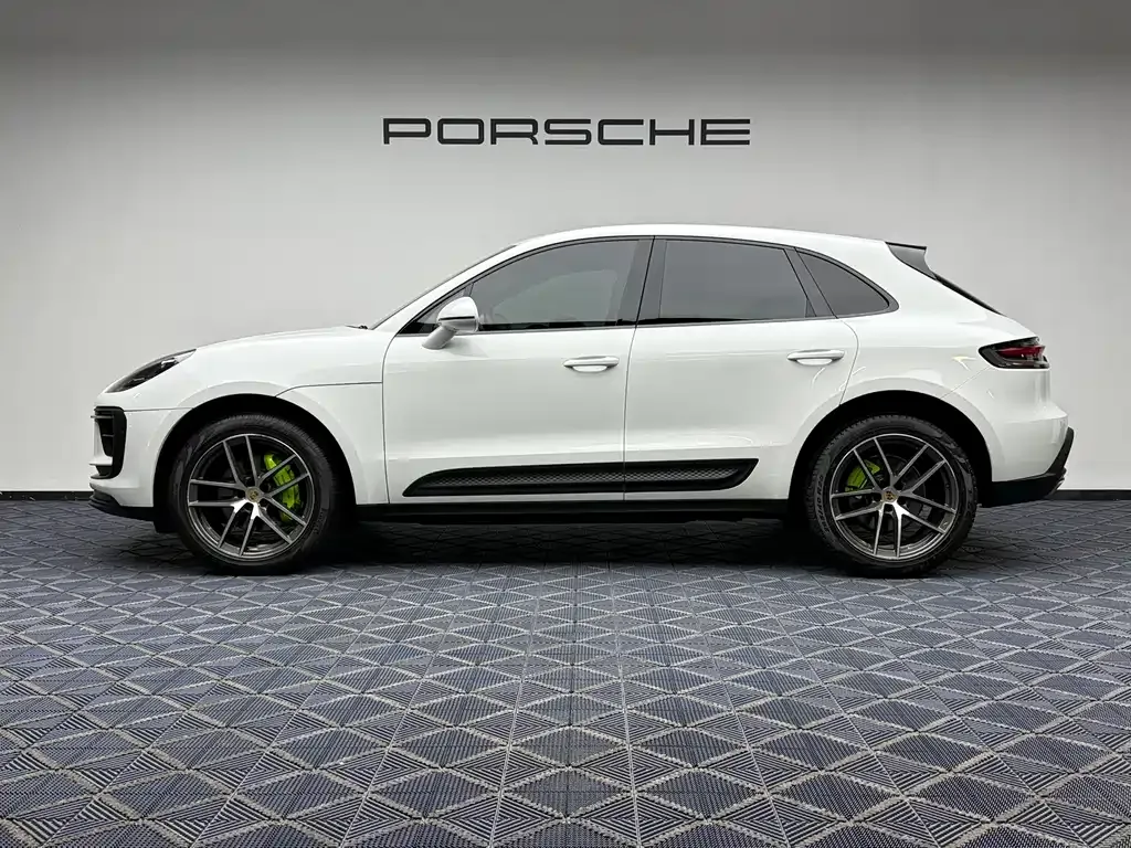 Porsche Macan — фото 10